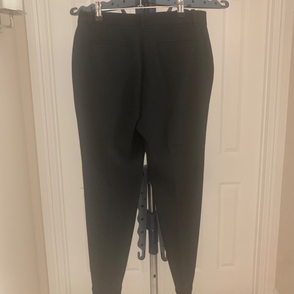 BCBG Maxazria Black Cuffed Crop Pants sz 6 - Picture 4 of 7